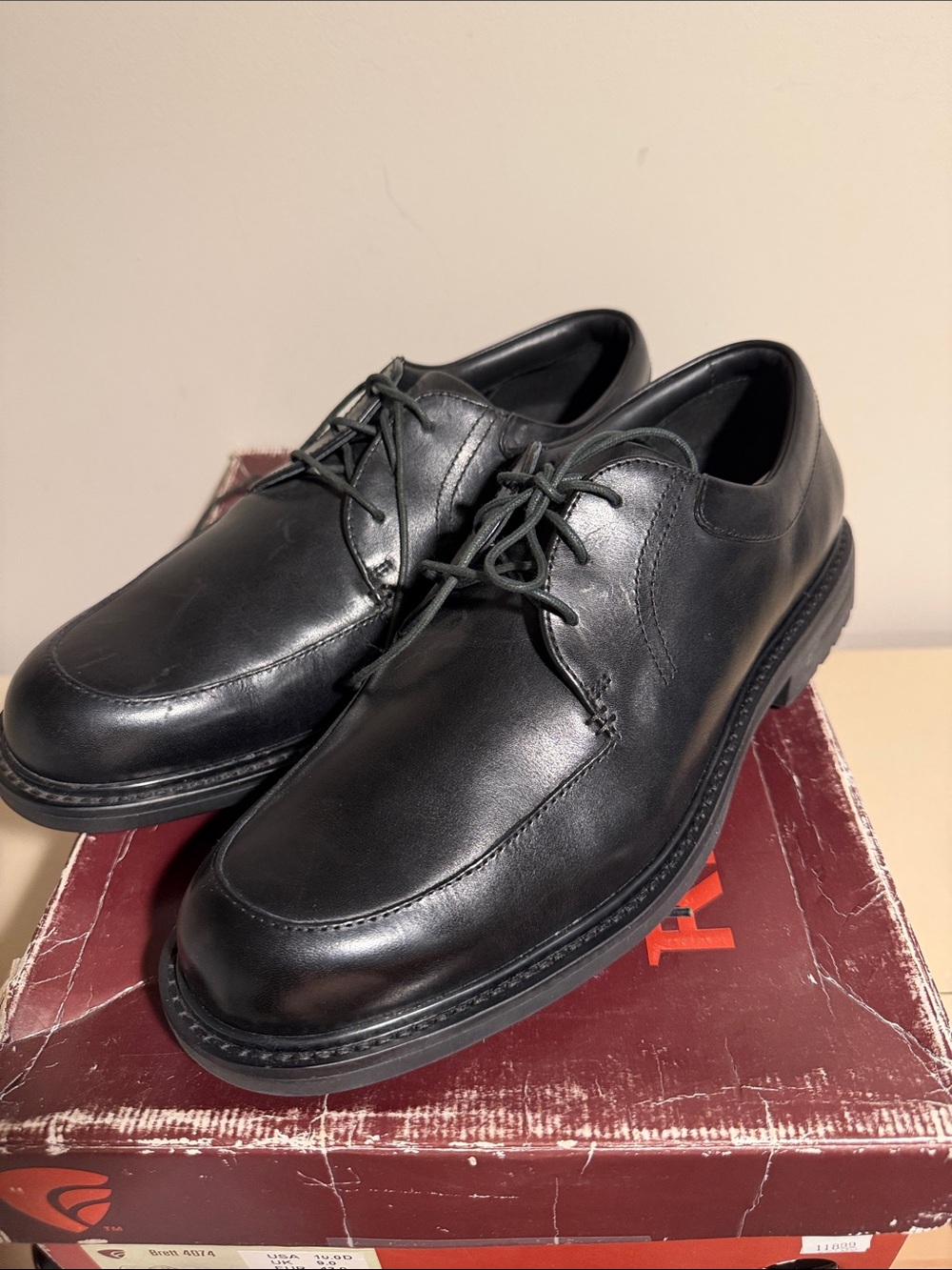 Red Wing Shoes Black Leather Lace-Up Derby